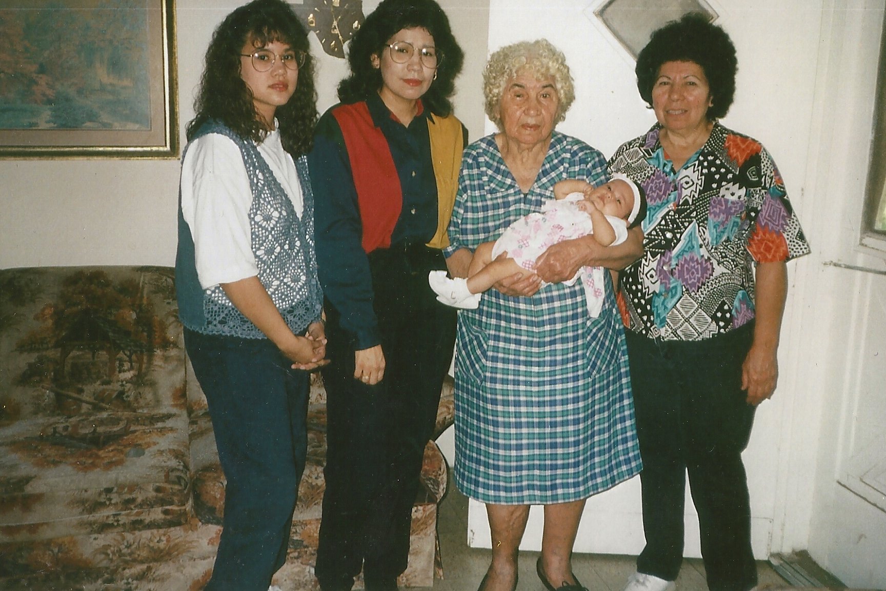 5 generations in 1995 Left to right Vangie (Granddaughter), Irma (Daugher), Ramona (Mother), Anita, baby-Lorraine (great-granddaughter)